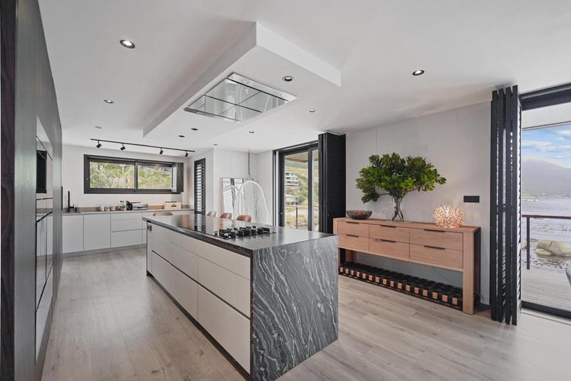 5 Bedroom Property for Sale in Bantry Bay Western Cape